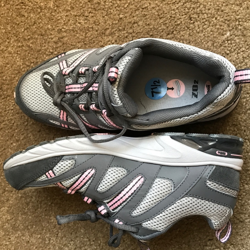 - Avia sneakers - Picture 4 of 7